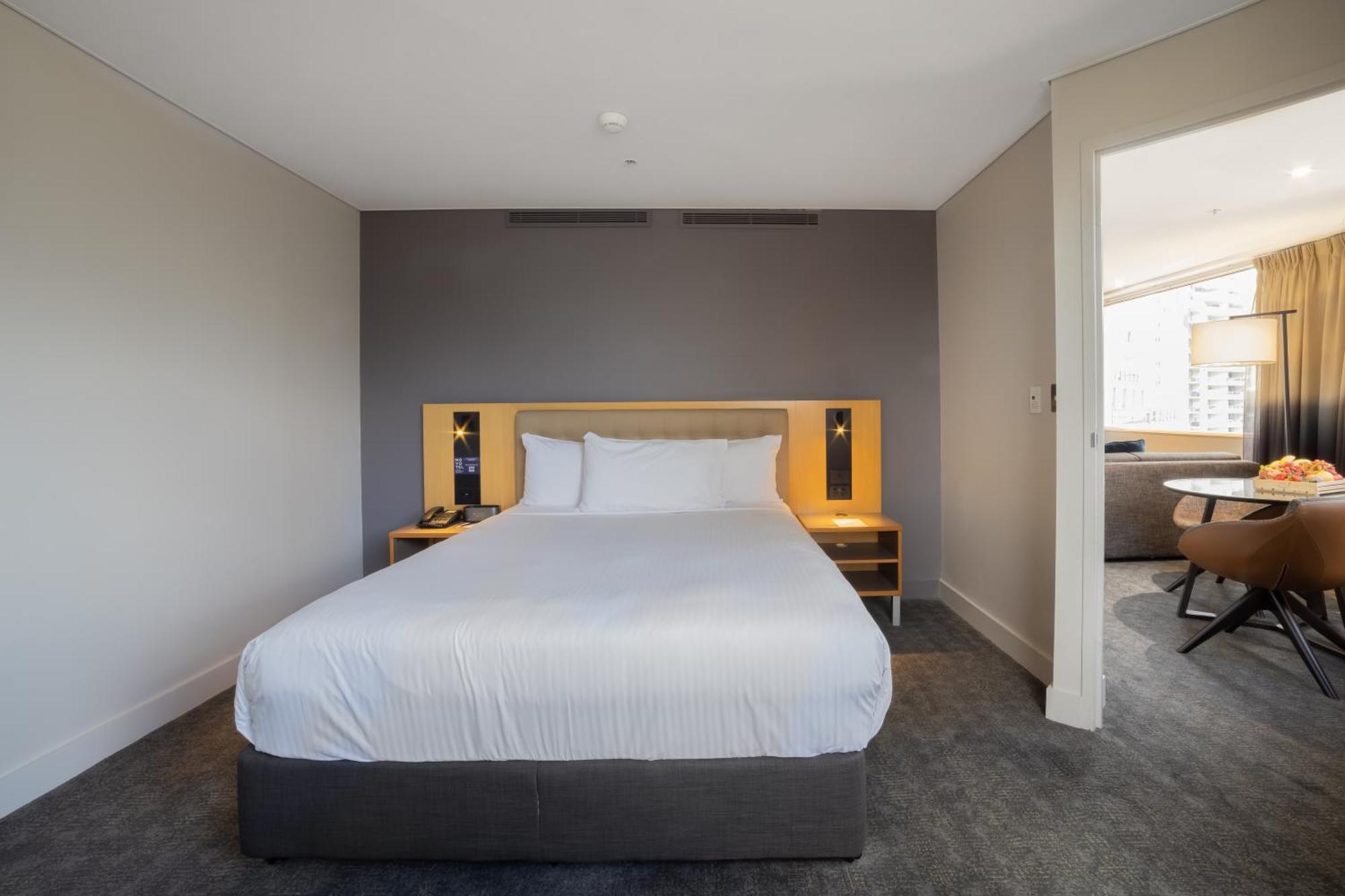 Novotel Darling Harbour Hotel 4*